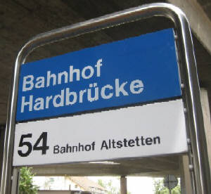 VBZ Zri-Linie. 54er Bus Haltestelle Bahnhof Hardbrcke.