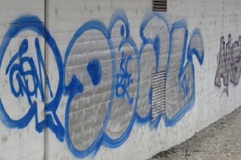 DEAL graffiti bahnhof hardbrcke sbb