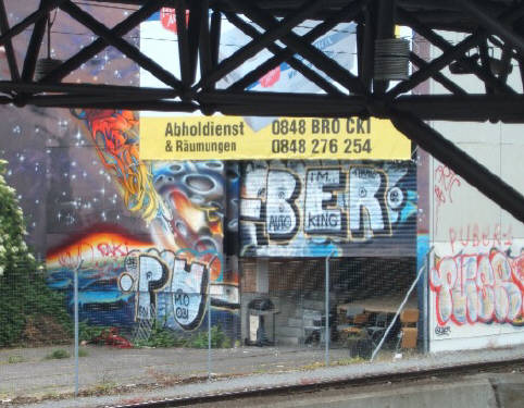 heilsarmee brocki hardbrcke, geroldstr. 29, 8005 zrich. brockenhuser der tadt zrich. PUBER graffiti.