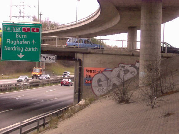GXB graffiti wallisellen zrich Autobahn A1 bei Glattzentrum. Einkaufszentrum Glatt Schweiz