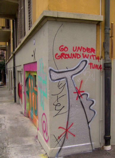 TUNA graffiti riedtlistrasse bei scheuchzerstrasse zrich-unterstrass. go underground with tuna