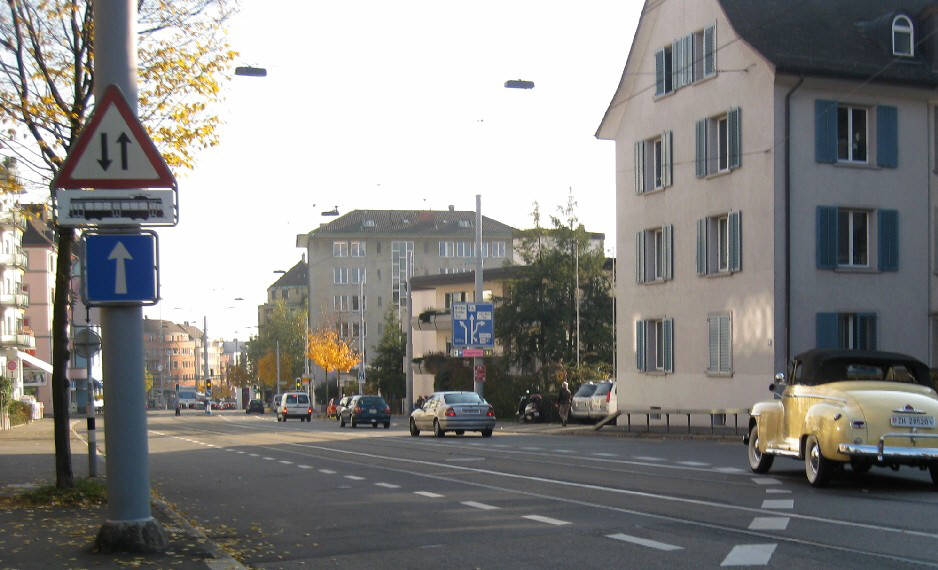 Hofwiesenstrasse Zrich beim Schaffhauserplatz. US-Oldtimer Car